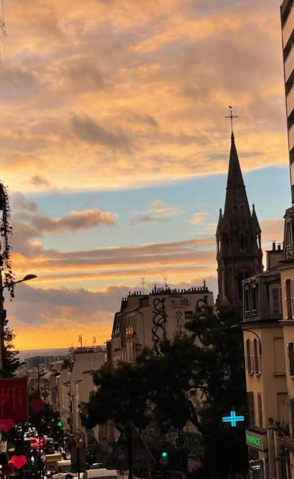 Chez Les Artistes De Menilmontant Paris Exterior foto